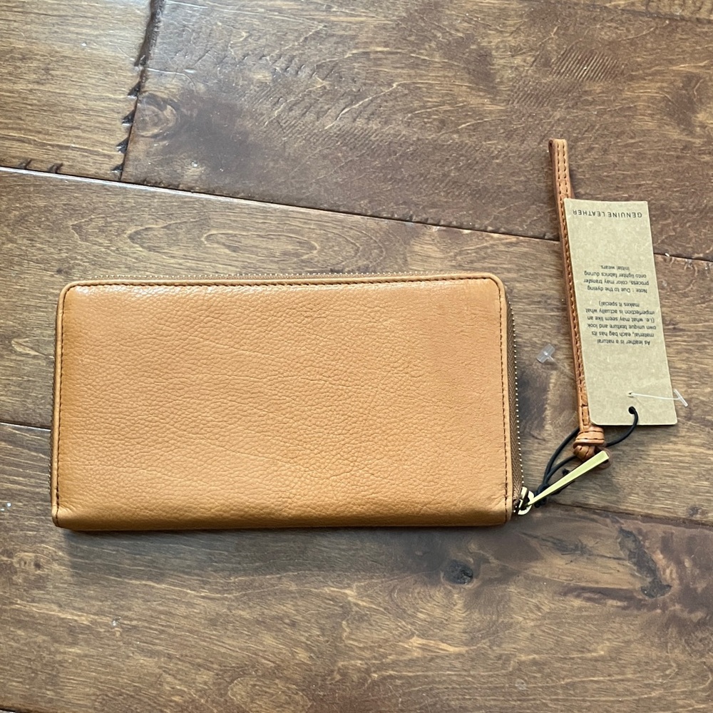 NWT Margot Wristlet Wallet